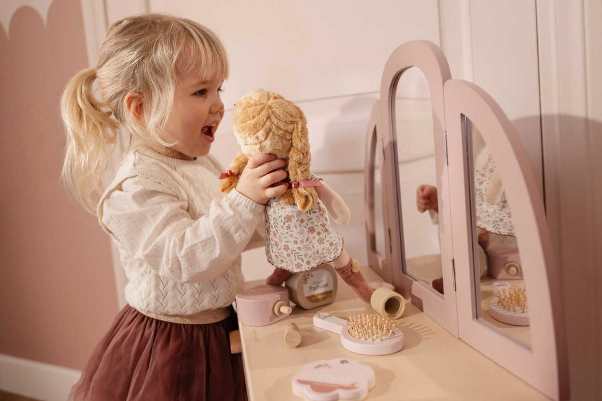 Minkšta lėlė Julia 35 cm